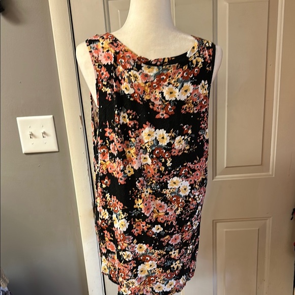 Maurices Black and Pink Floral Sleeveless Tank Top - Picture 4 of 6